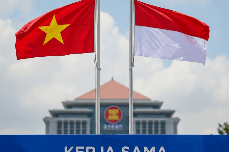 Vietnam Indonesia 2025 kerja sama strategis ASEAN politik ekonomi budaya